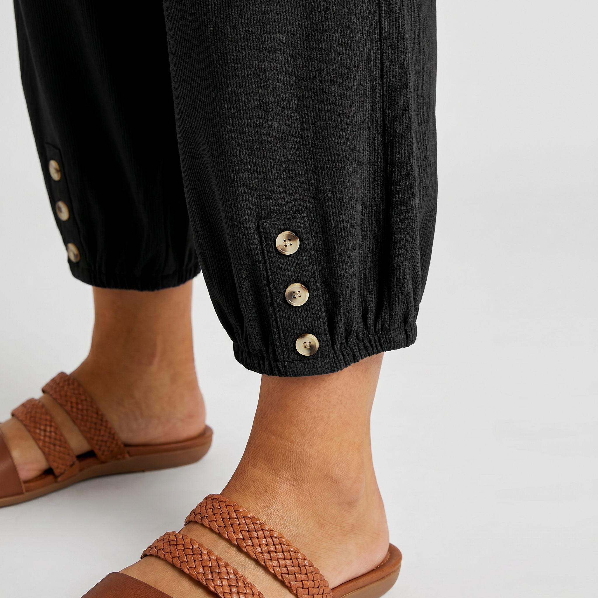 Women's Relaxed Linen Capri Pants with Drawstring Waist