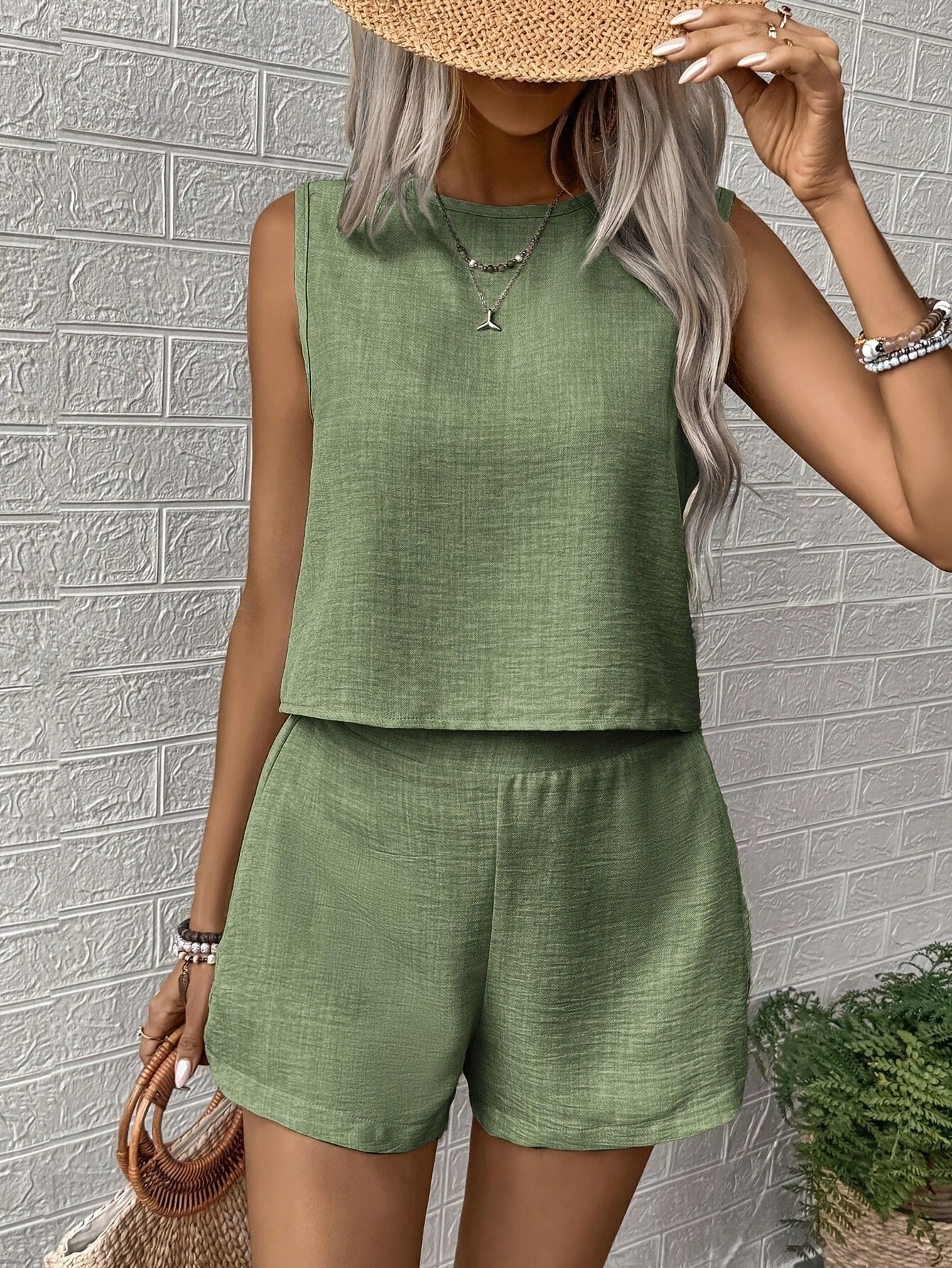 Women's Sleeveless Linen Shorts Set with Round Neck Top