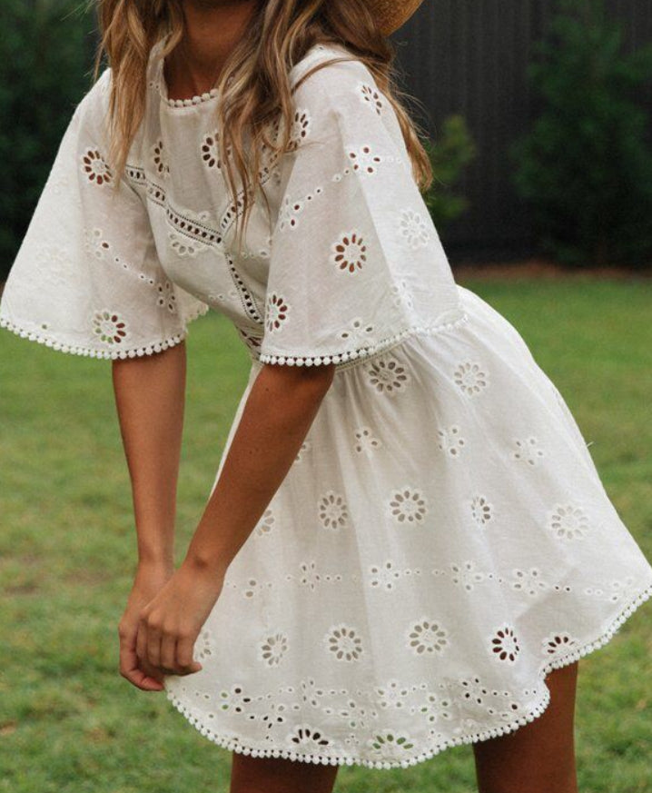 Women's Broderie Anglaise Mini Dress with Scalloped Trim
