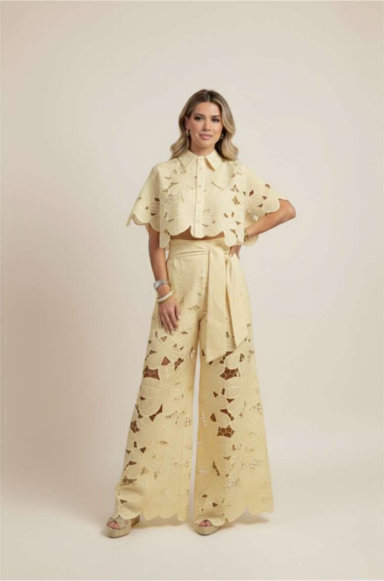 Women's Floral Two-Piece Set with Crop Top and Pants
