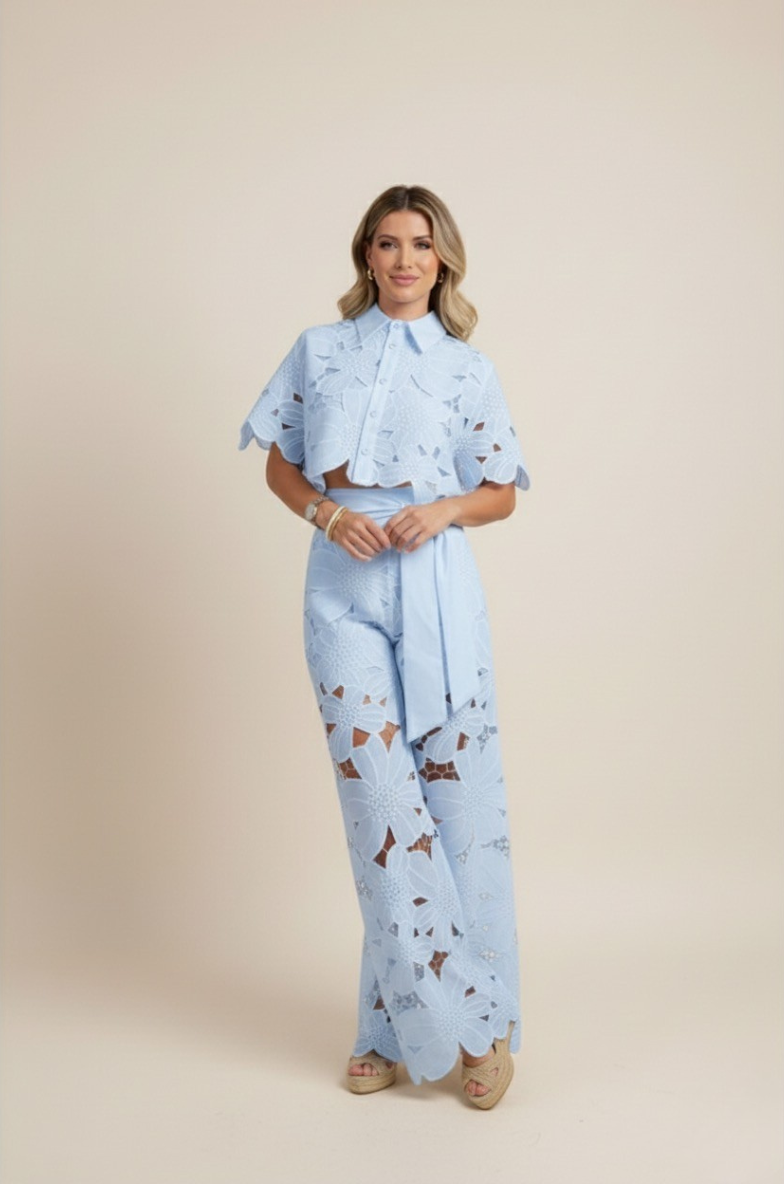 Women's Floral Two-Piece Set with Crop Top and Pants