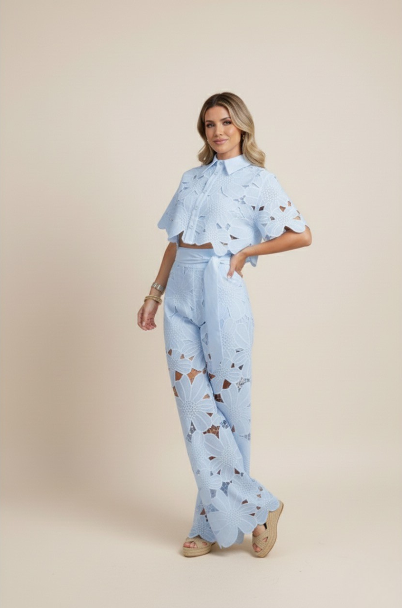 Women's Floral Two-Piece Set with Crop Top and Pants