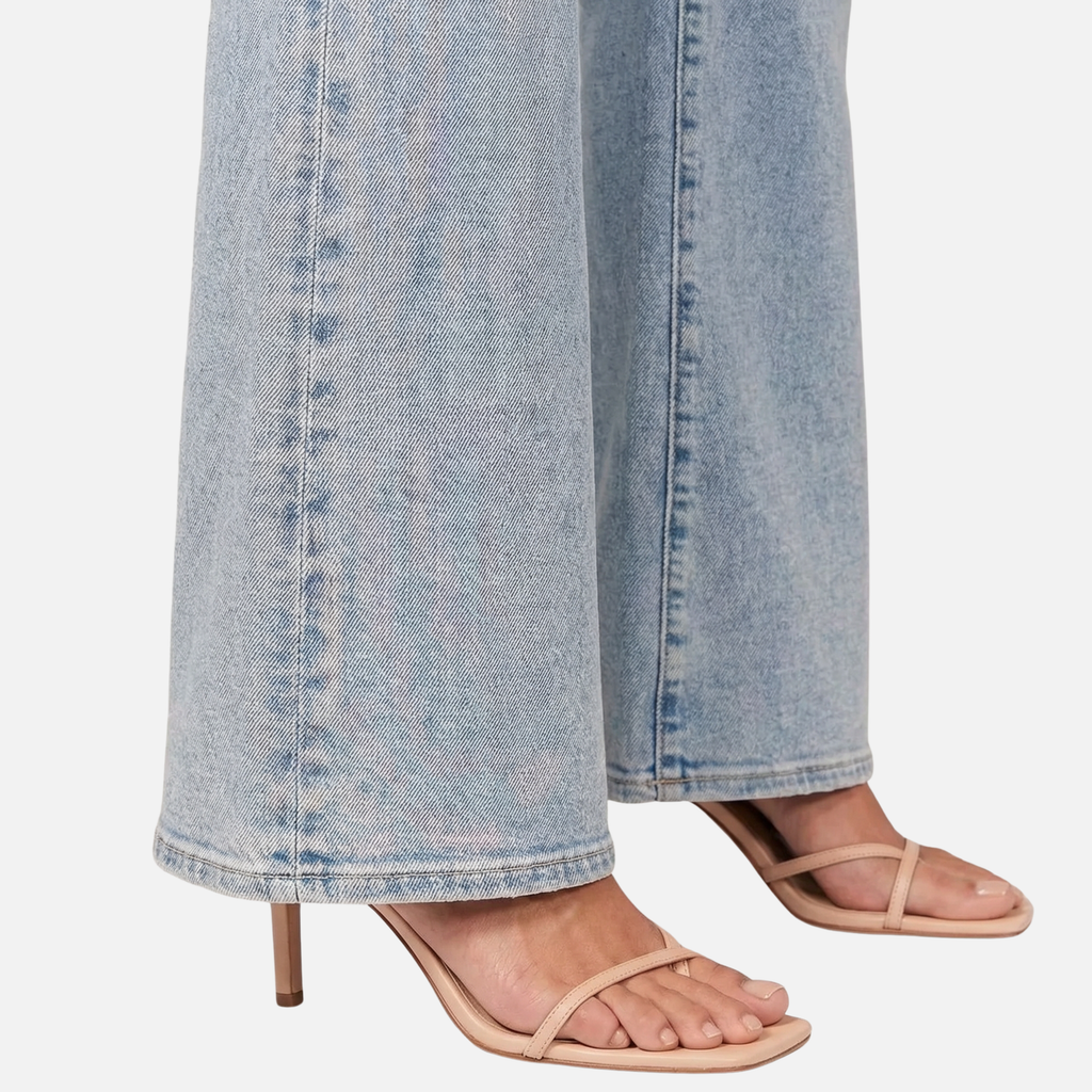 Women's High Waisted Flared Denim Jeans with Five-Pocket Styling