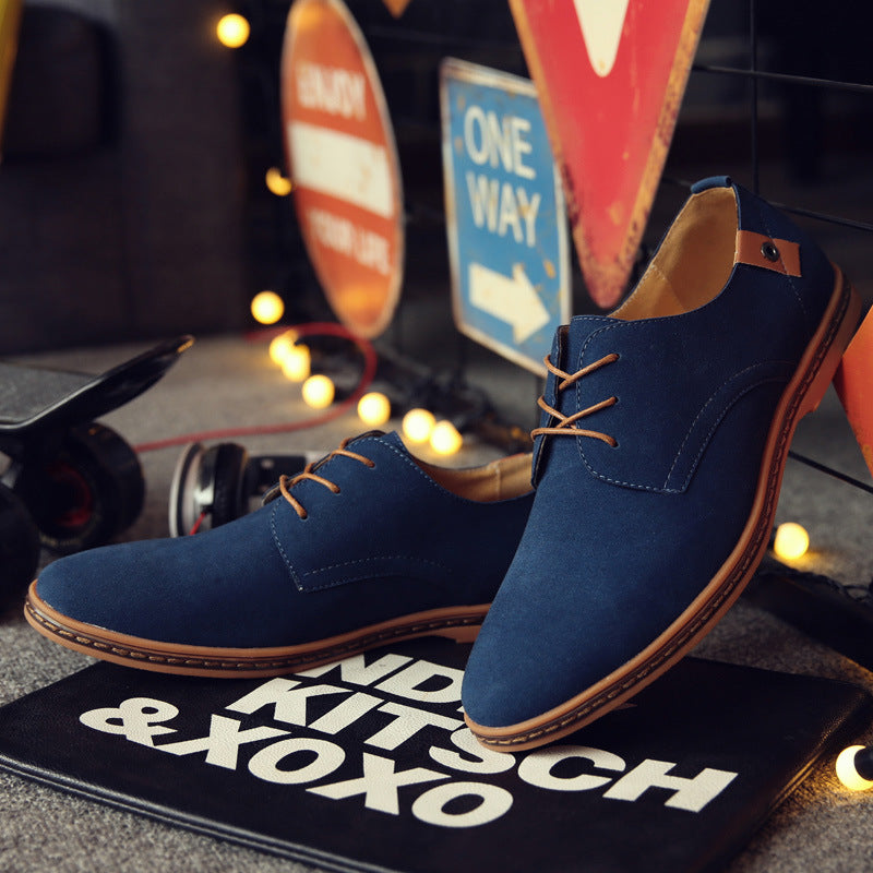 Men's Lace-Up Low-Profile Casual Shoes with Contrasting Sole