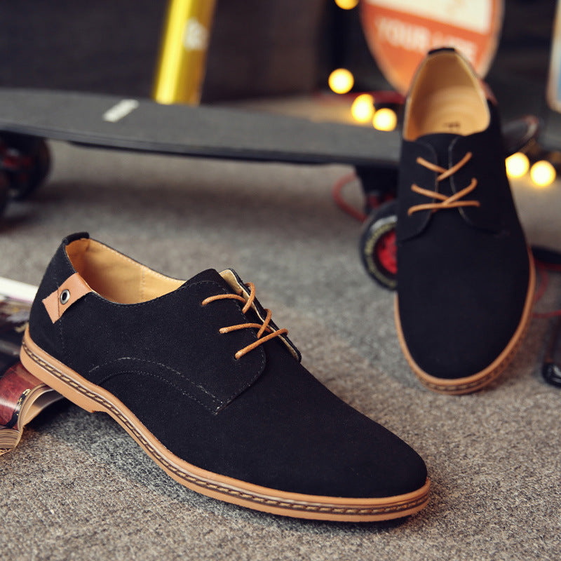 Men's Lace-Up Low-Profile Casual Shoes with Contrasting Sole
