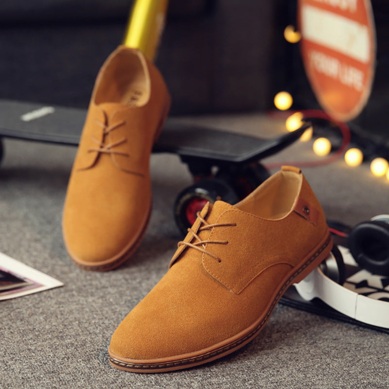 Men's Lace-Up Low-Profile Casual Shoes with Contrasting Sole