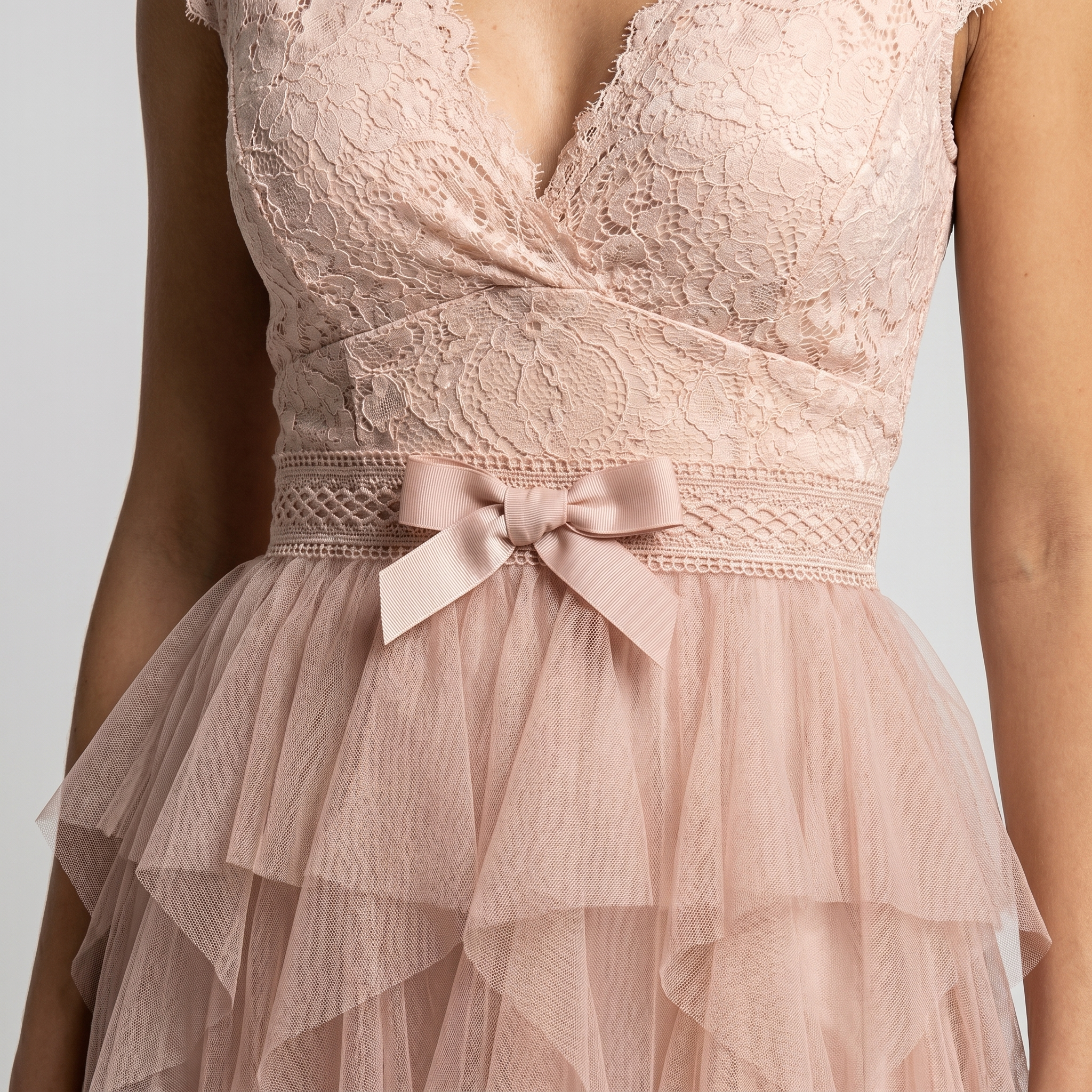 Women's Sleeveless Lace Tulle Mini Dress with V-Neck and Tiered Skirt
