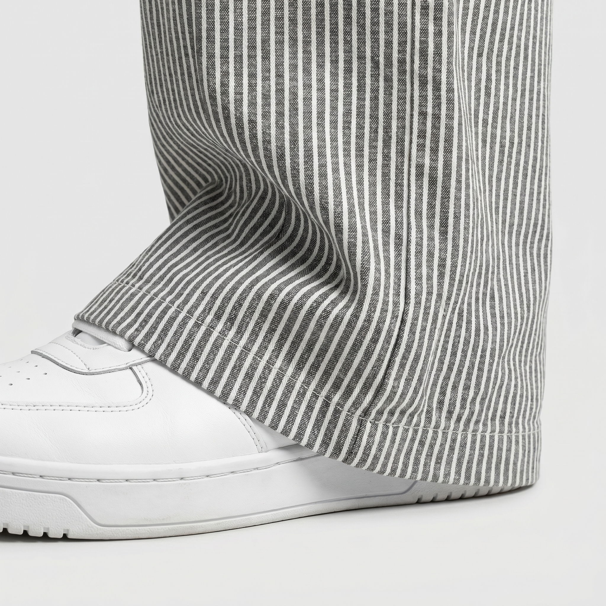 Women's Linen-Blend Wide-Leg Pants with Vertical Stripes