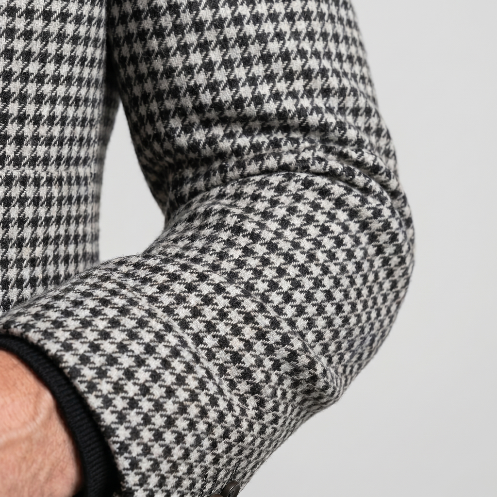 Men's Slim-Fit Wool-Blend Houndstooth Blazer with Notched Lapels
