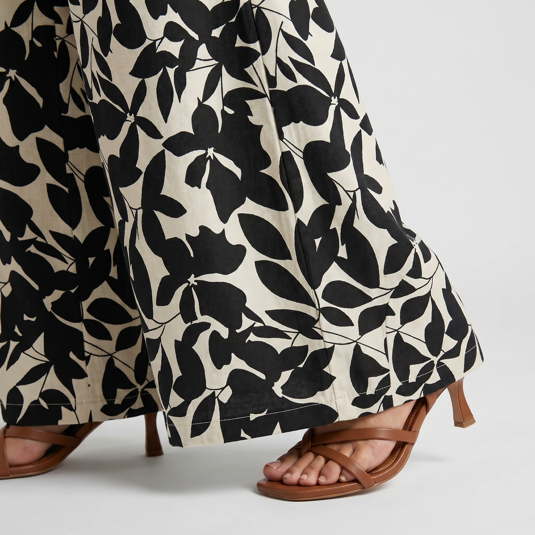 Women's Relaxed Wide-Leg Pants with Floral Print