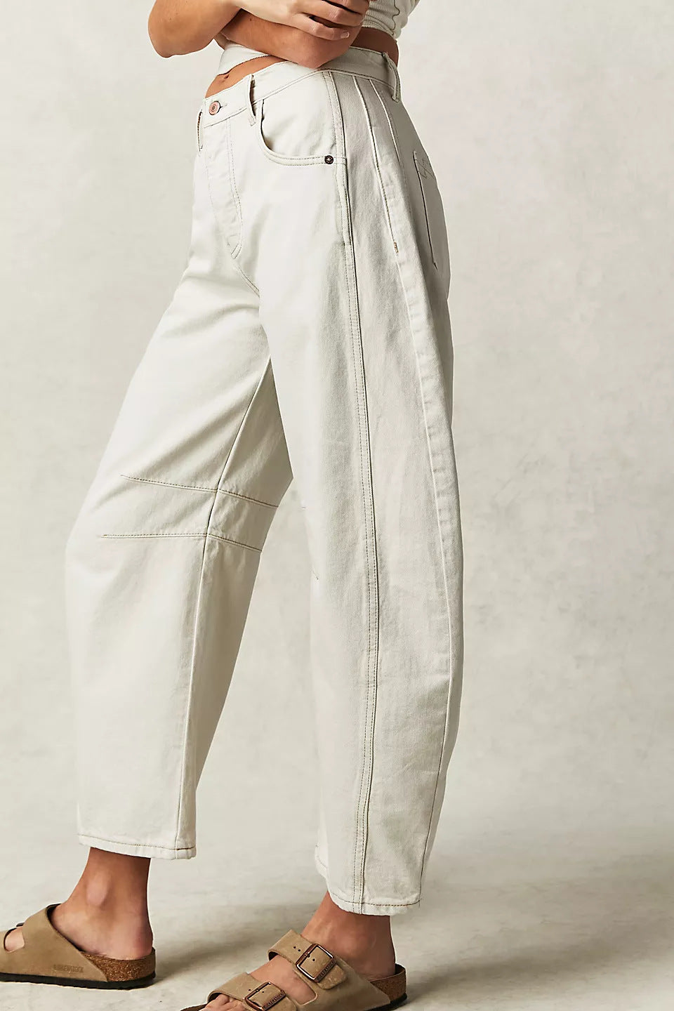 Women's Wide-Leg Denim Jeans with Contrast Seam Detail