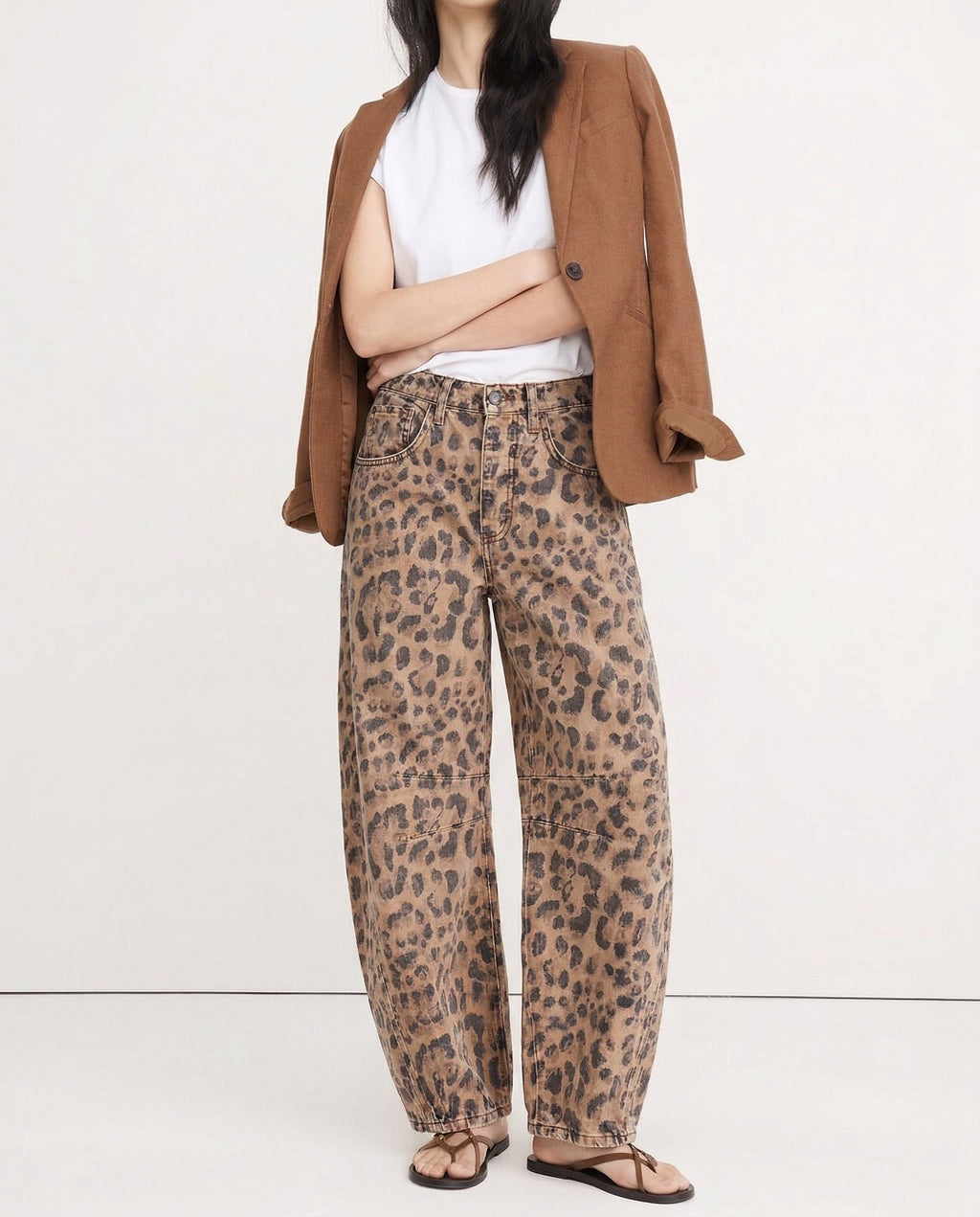 Women's Wide-Leg Denim Jeans with Contrast Seam Detail