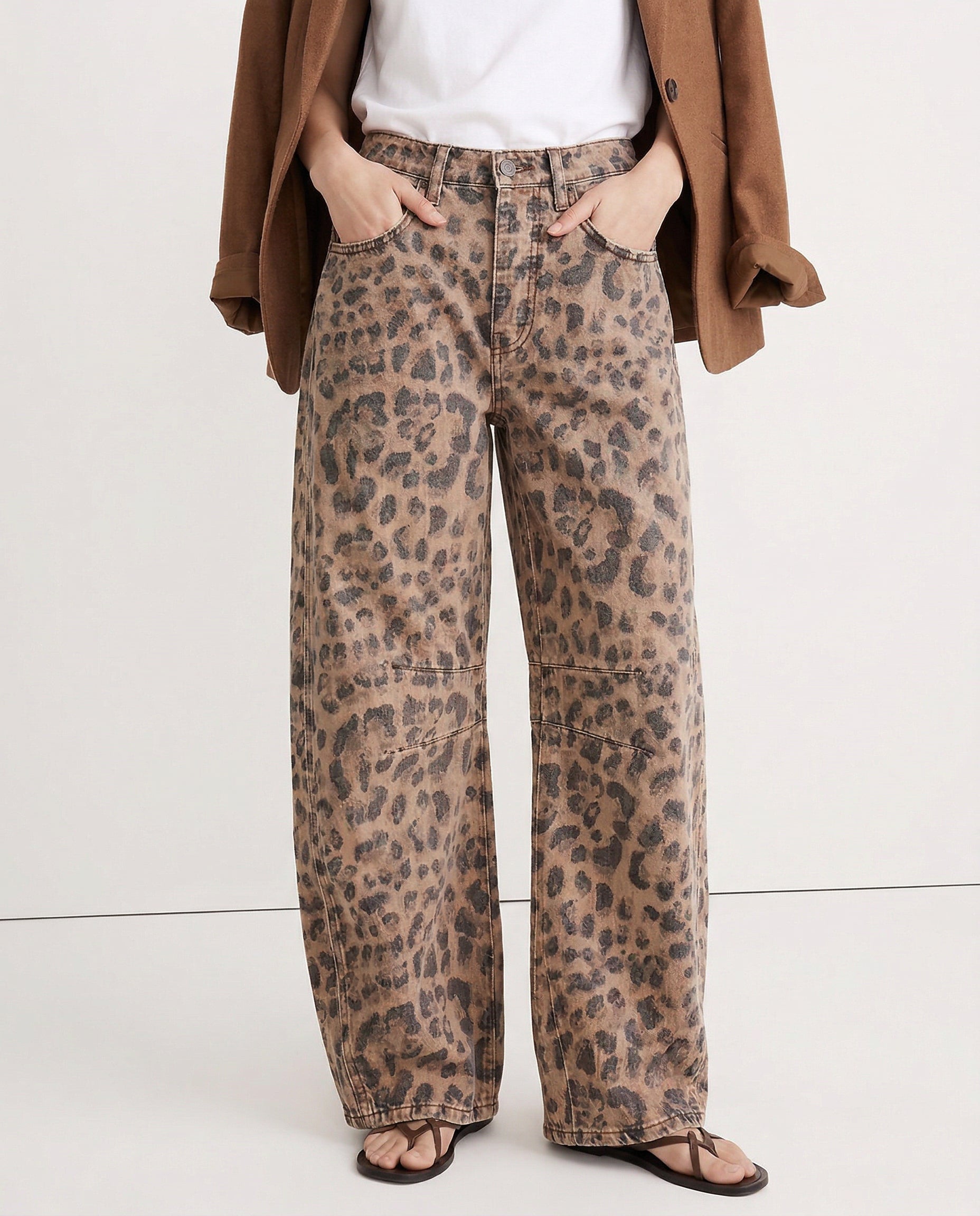 Women's Wide-Leg Denim Jeans with Contrast Seam Detail